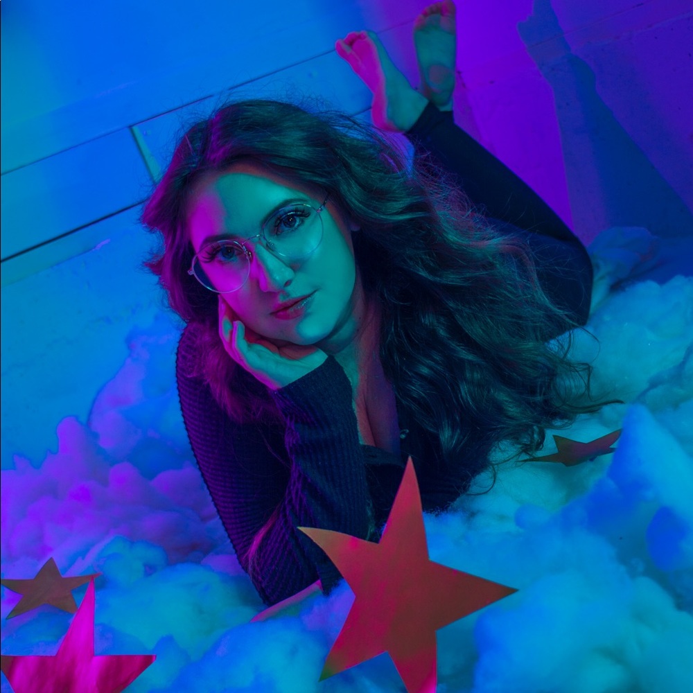 Meet Your Posher, Danielle~